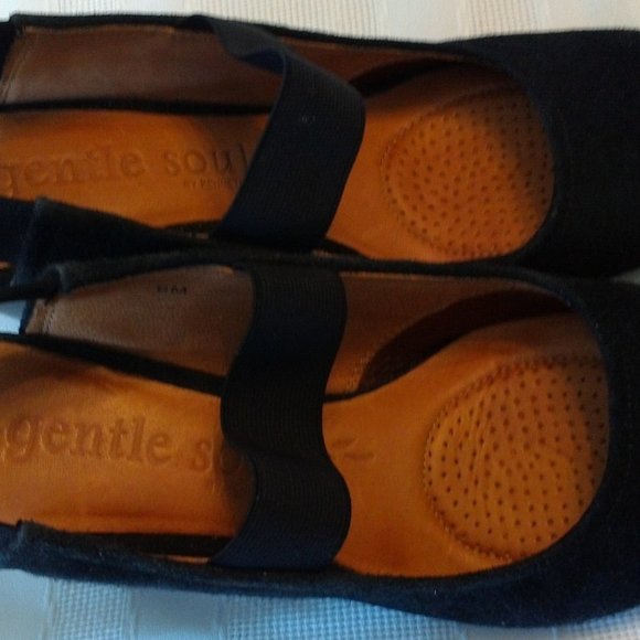 Gentle Souls size 6 black suede platform heel - Picture 3 of 6